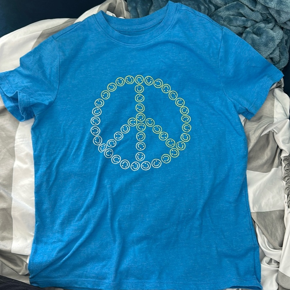 Cat and jack boys blue shirt with yellow smiley peace sign- size medium- EUC